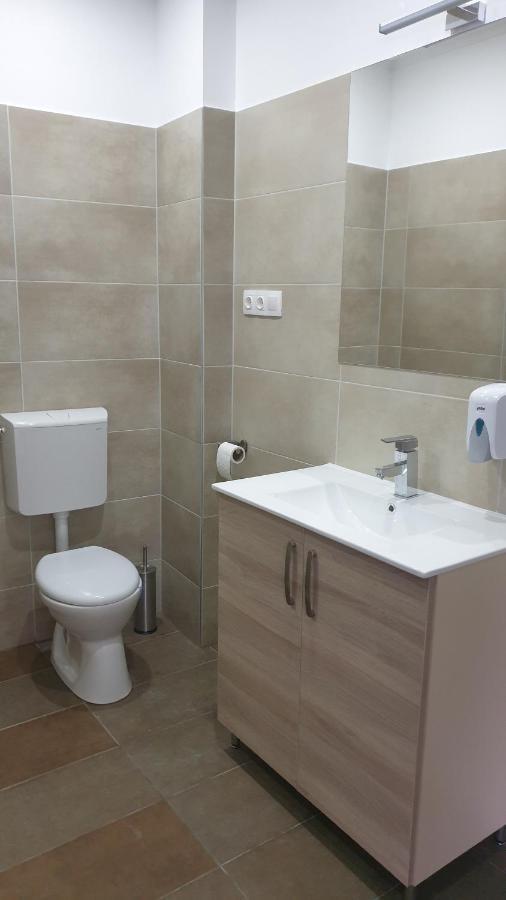 Bfg Apartman Apartment Егер Екстериор снимка