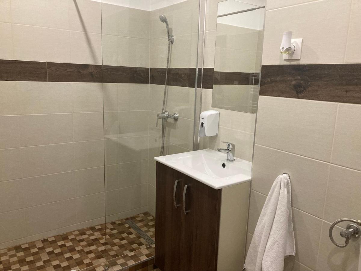 Bfg Apartman Apartment Егер Екстериор снимка